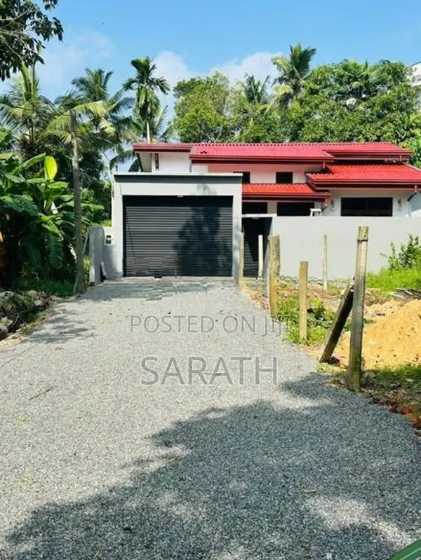 Strong Structure Brand New House Sale Athurugiriya