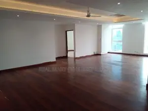 Colombo 3 : 5,000sf "A - Grade" Office floor for rent