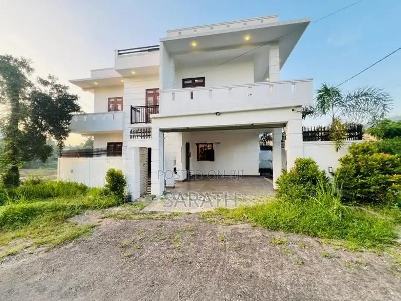 Luxury Brand New House sale Athurugiriya