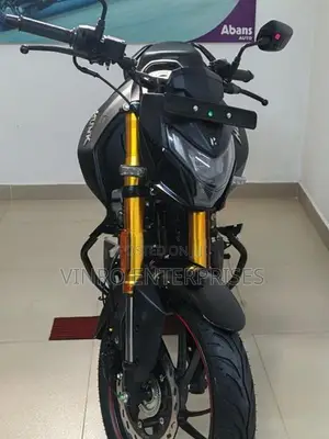 Hero Hunk 160R 4V 2025