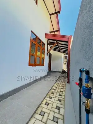 Modern House for Sale in Athurugiriya