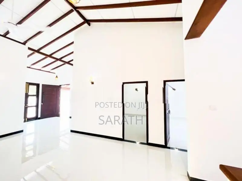 අලුත්ම තනිමහල් නිවසක් අතුරුගිරියෙන්