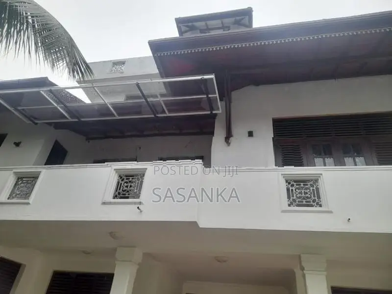 Boralesgamuwa Luxury Two Storey House for Sale