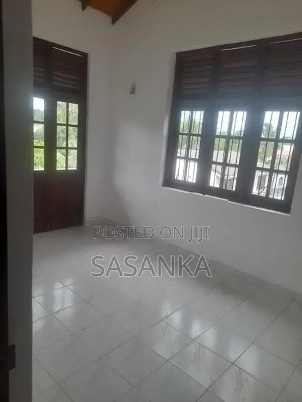Boralesgamuwa Luxury Two Storey House for Sale