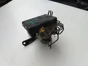 Toyota Ist NCP10 ABS Unit