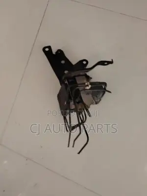 Nissan Bluebird FG10 N17 ABS Unit