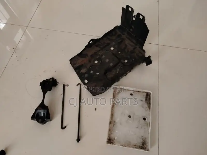 Nissan Bluebird FG10 sunny N17 battery Base With Bracket