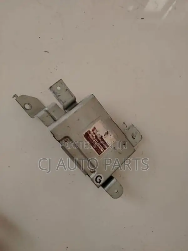 Nissan Bluebird FG10 Gear Control unit