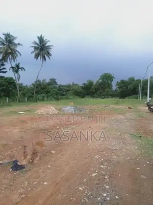 Colombo Avissawella Road 100 Perches Land For rent