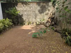 Thalapathpitiya Temple Road House with Land For sale