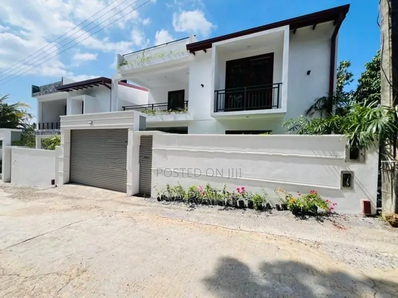 Luxury Brand New House Sale Malabe