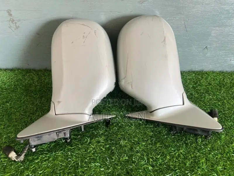 Hiace /Dolphin side mirror (rocket type)