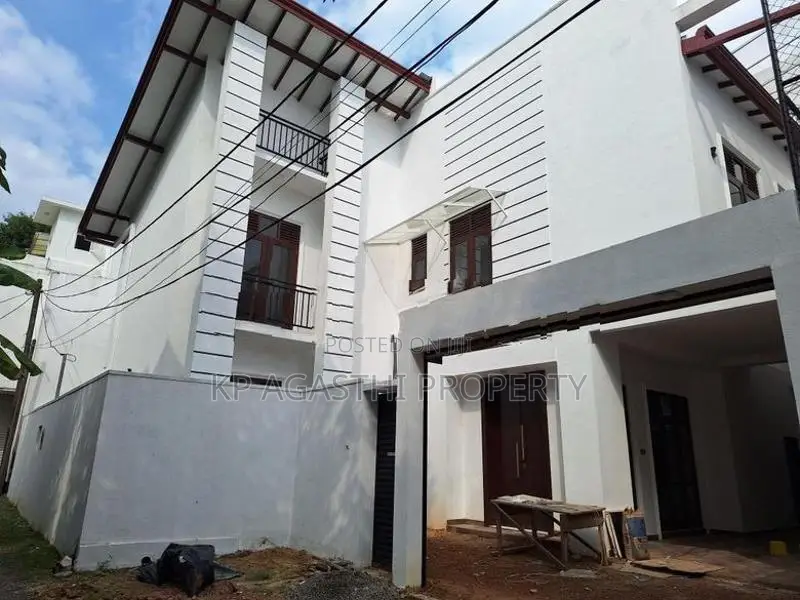 Bird parak luxury house for sale kotte