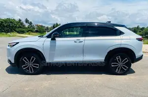 Honda Vezel ZPlay moonroof sound 2025