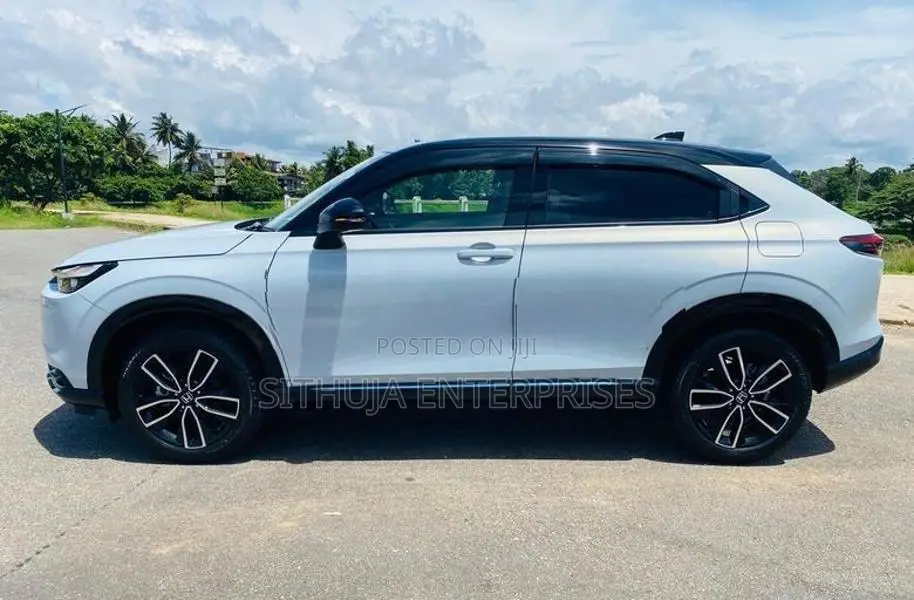 Honda Vezel ZPlay moonroof sound 2025