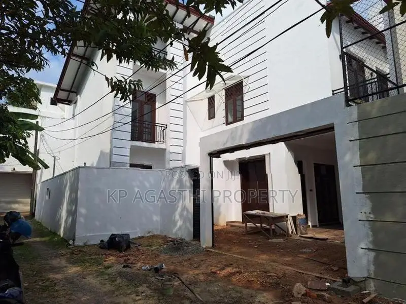Bird parak luxury house for sale kotte