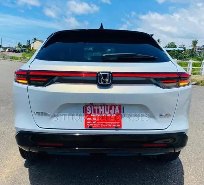 Honda Vezel ZPlay moonroof sound 2025