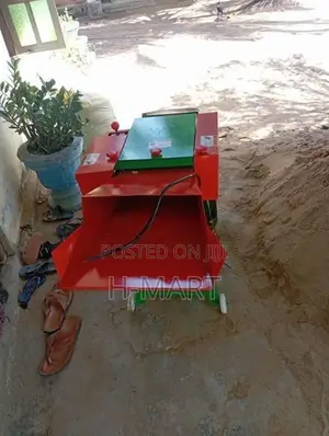 තණකොළ කැබලි කිරීමේ යන්ත්‍රය කිරි ගවයින් සඳහා - Grass Chop 3Hp