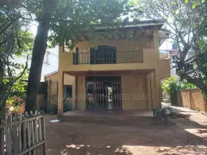 Colombo 8 : 5BR (24.5P) House for Sale