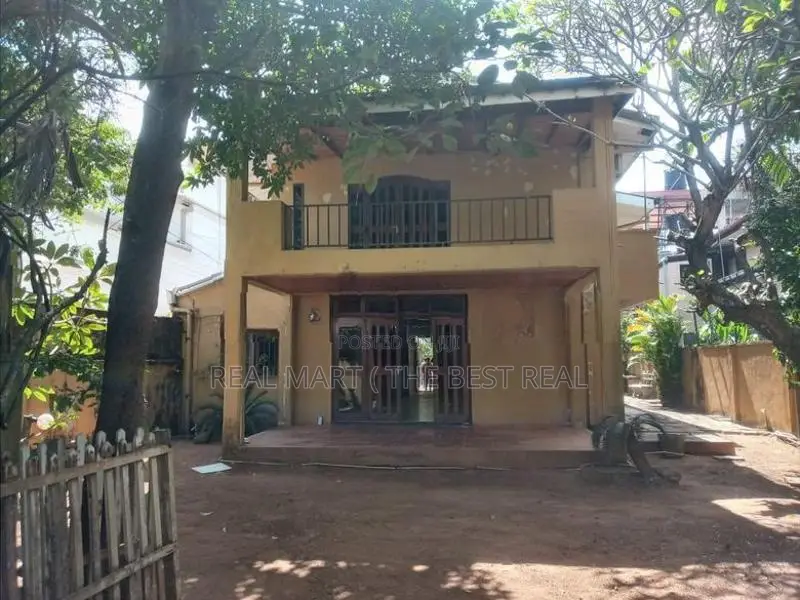 Colombo 8 : 5BR (24.5P) House for Sale