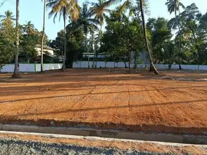 නුවර පාරෙන් ඉඩම් විකිනීමට