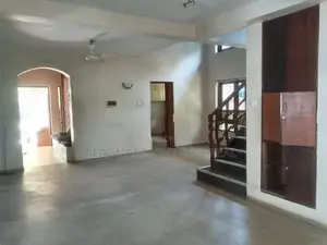 Colombo 8 : 5BR (24.5P) House for Sale