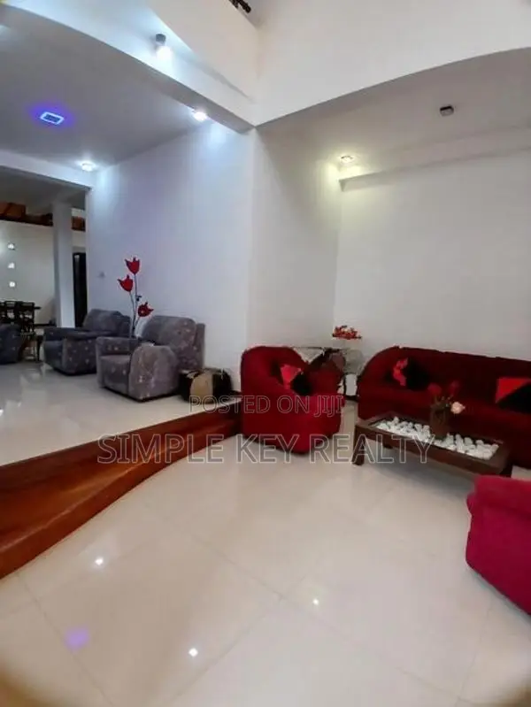 Three Story House for Sale in Kiribathgoda Makola
