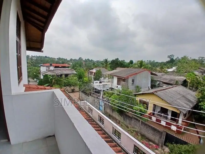 Three Story House for Sale in Kiribathgoda Makola