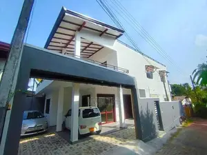 Three Storey House for Sale in Malabe Hokandarawanaguru Mawatha