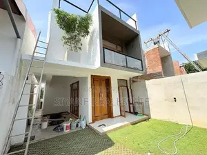 Luxury Brand New House for Sale in Thalawathugoda
