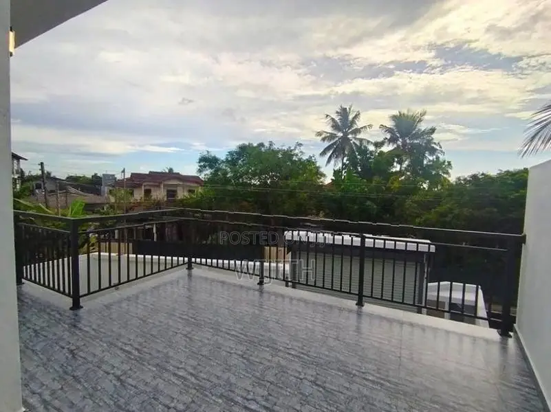 Brand New Three Storey House for Sale in Boralesgamuwa Bokundara