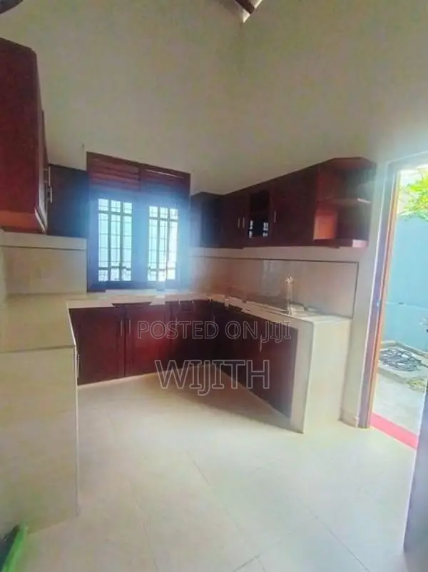 Single House for Sale in Pannipitiya Borella Road (araliya Uyana )