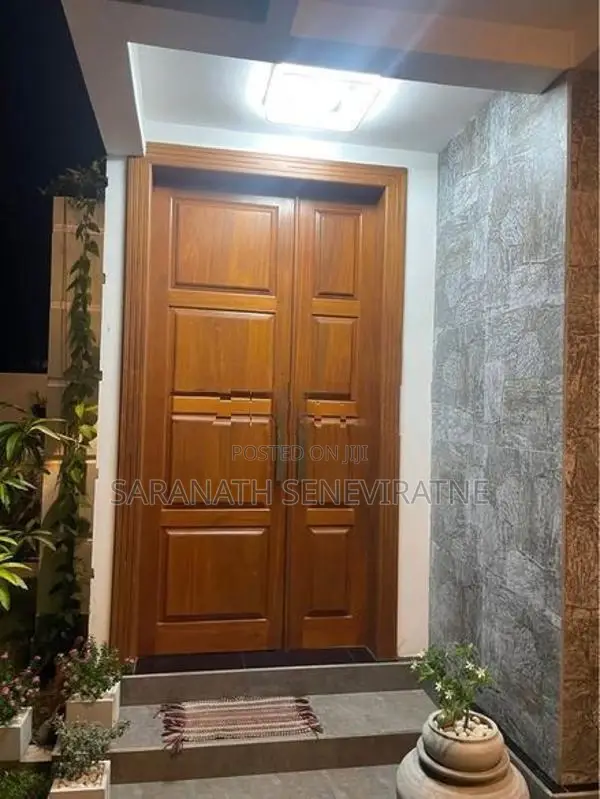 Luxury House For Sale in Kesbewa Kahathuduwa - Field View Villa