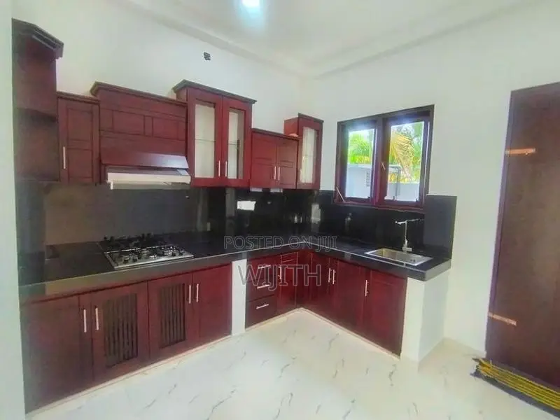 Three Storey House for Sale in Malabe Hokandarawanaguru Mawatha
