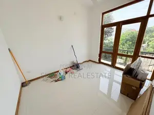 Luxury Brand New House for Sale in Thalawathugoda