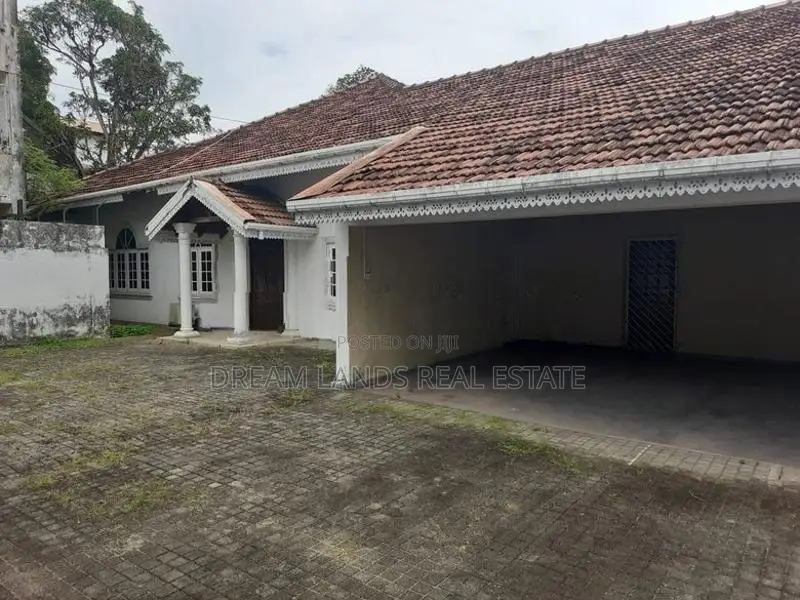 4BED HOUSE FOR SALE IN COLOMBO 07 (SP999)