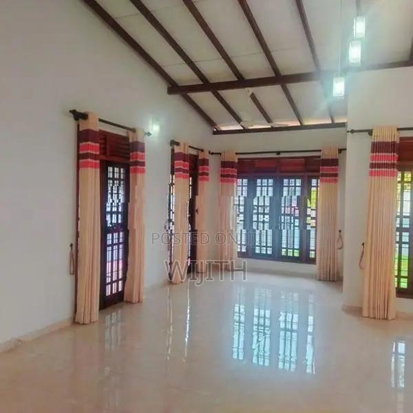 Single House for Sale in Pannipitiya Borella Road (araliya Uyana )