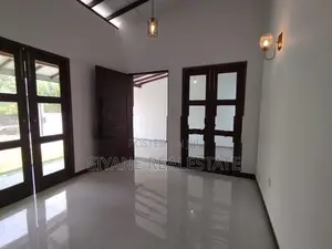 Modern House for Sale in Athurugiriya