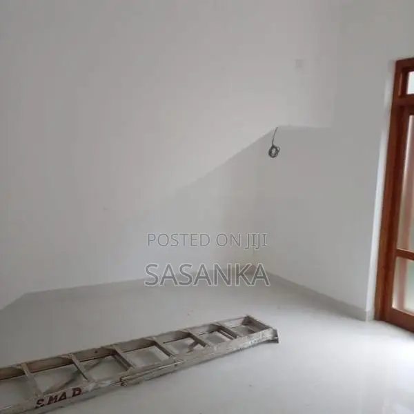 Nugegoda Papiliyana 5 Bed Rooms Upstair House For Rent