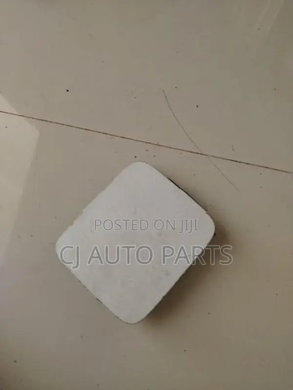 Nissan AD Wagon Y11 Fuel Tank Door