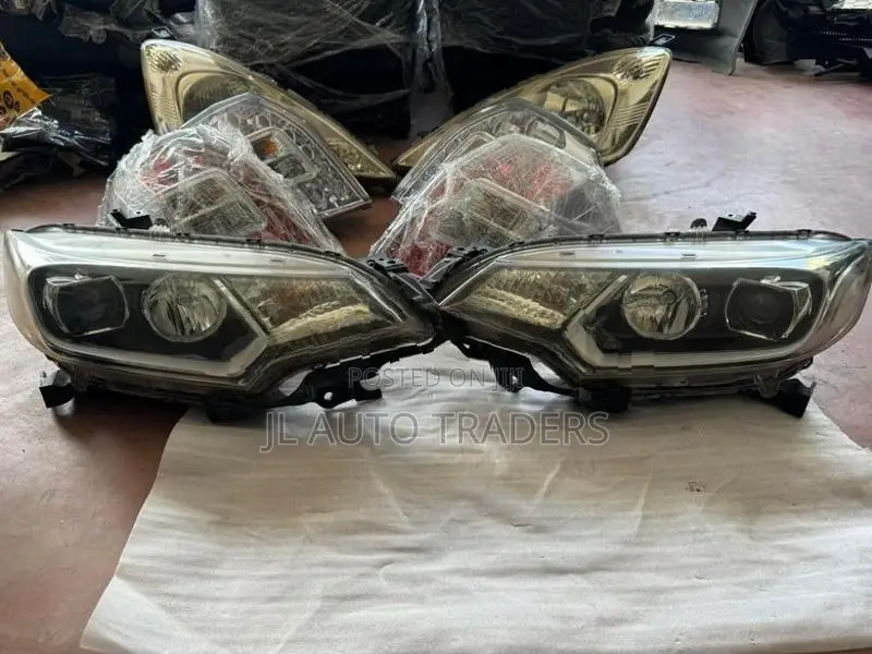 Honda Fit GP5 Head Light