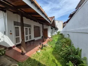 14P High Residential Property For Sale in Nawala