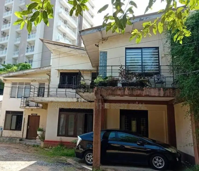 Colombo 8 : 4BR (9.25P) Solid House at Castle street