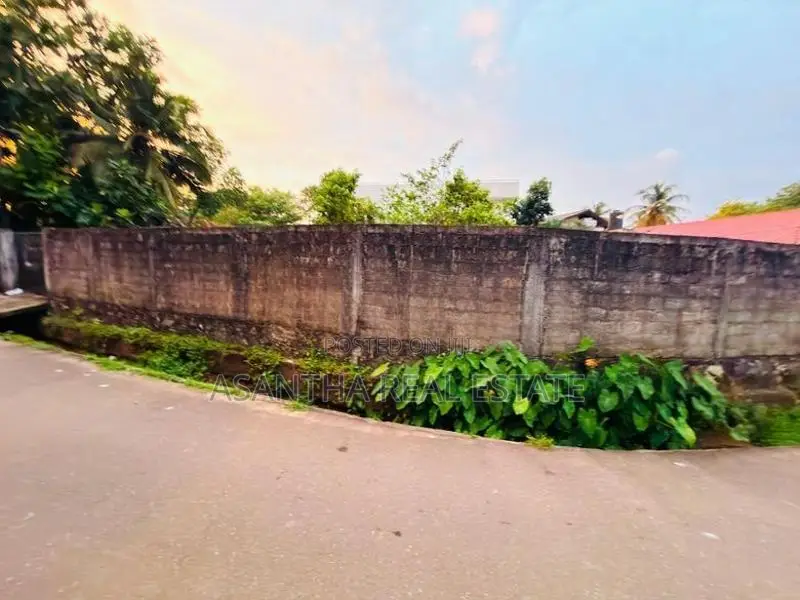 (AF530) 8.6 P + = 17.2 Land Sale At Nugegoda