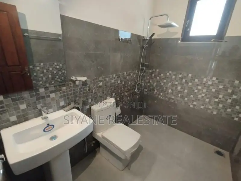 Modern House for Sale in Athurugiriya