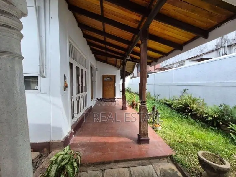 14P High Residential Property For Sale in Nawala