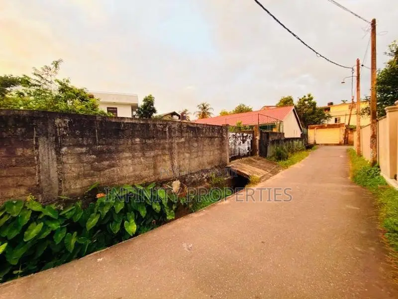 (AFA817) 8.6 P + = 17.2 Land Sale At Nugegoda