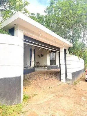 කිරිඳිවැල - කටුනයක ප්‍රධාන බස් මාර්ගයන්ට 700m දුරින් වටිනා දෙමහල් නිවස