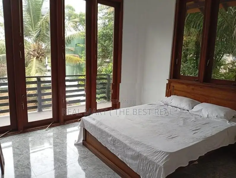 Homagama : 6BR Luxury House for Rent