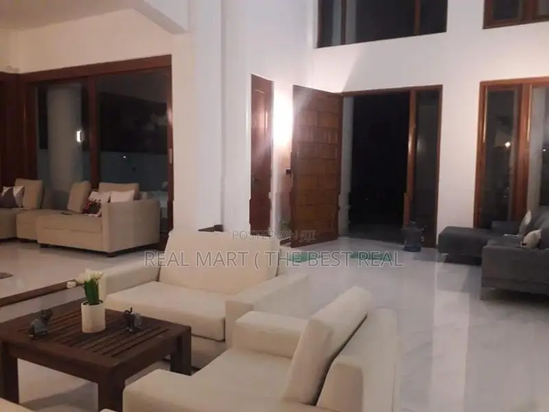 Homagama : 6BR Luxury House for Rent